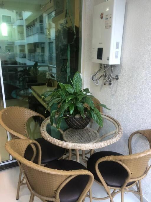 Apto Summer Beach, Ensolarado E Aconchegante * Bombinhas
